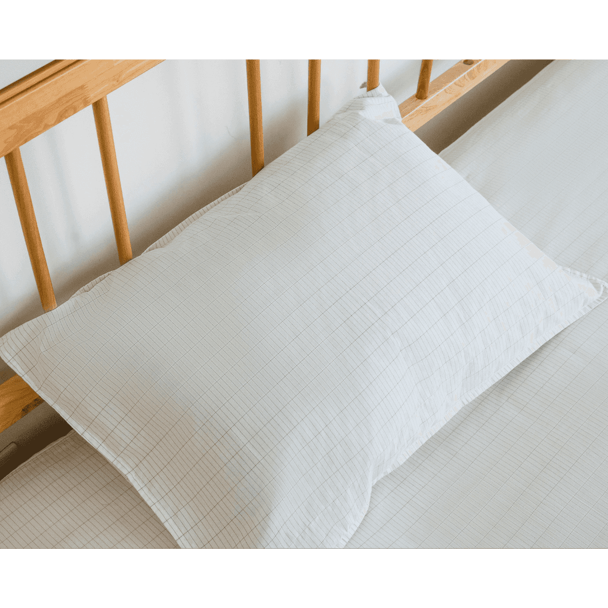 Grounding pillow case